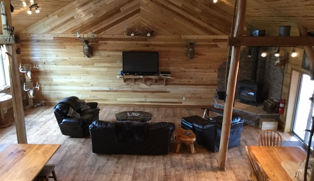 Peaceful WI Getaway with Gardens, Birds, & Nature. Great for Weekend Reunions!