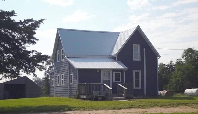 Peaceful working farmhouse near Ord Ne.