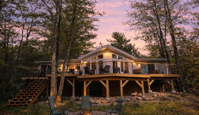 Peaceful Year-Round Lakefront Getaway Nickel Lake