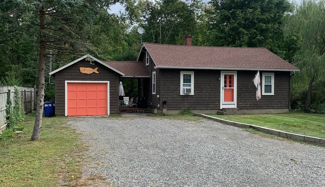 Peaceful York Beach Cottage: Private Cul-de-Sac, Nature Views, Minutes to Shore