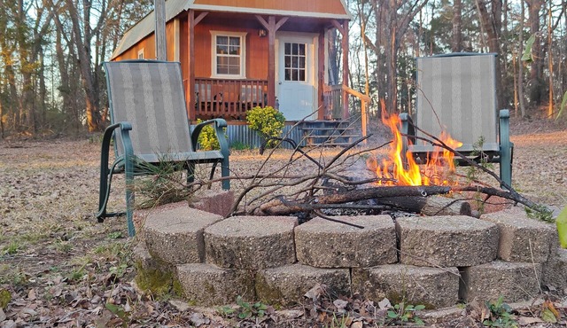 Peacefull Cabin in the Woods with heat/air conditioning