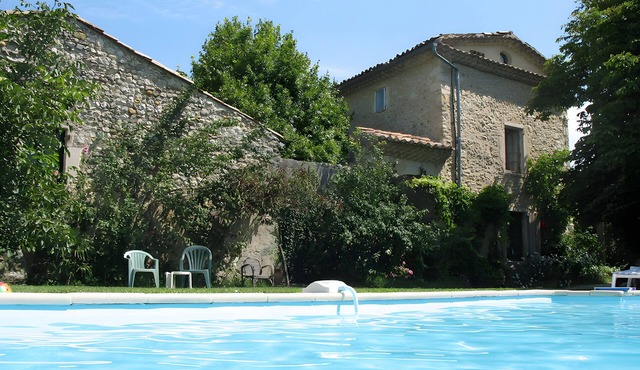 Peach Room with Pool and Garden