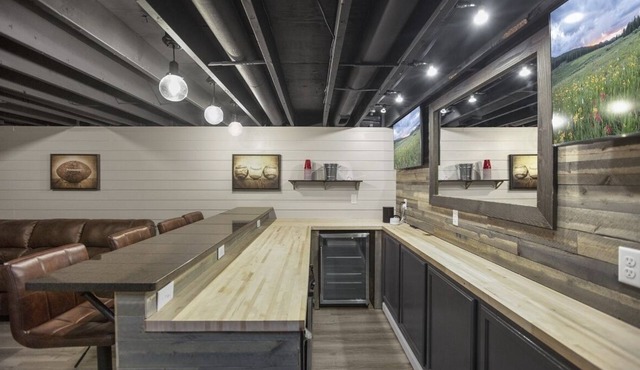 Peach Tree Place - Updated Home in South Bend