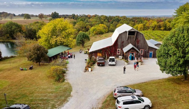 Peachbarn Winery & Cafe