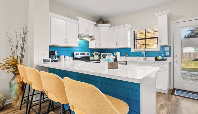Peacock Palace Townhome - Near Casinos & Golf - Sleeps 8