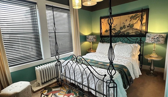 Peacock Suite at historic 123 South Washington