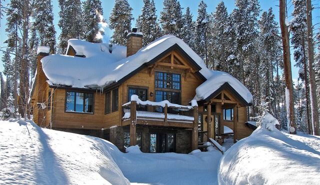Peak 8 Luxury- 6Bed/6.5Baths Sleeps 14 in 11 beds, Hot tub, Sauna & Pool table