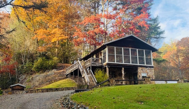 Peak Creek Cabin in Laurel Springs
