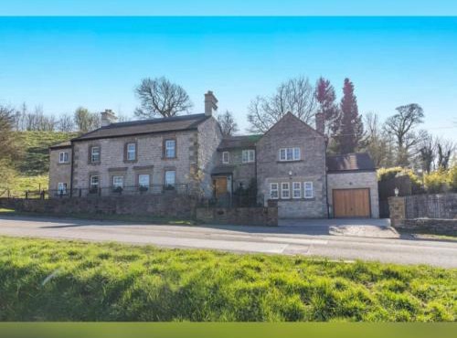 Peak District Period Property near Chatsworth House