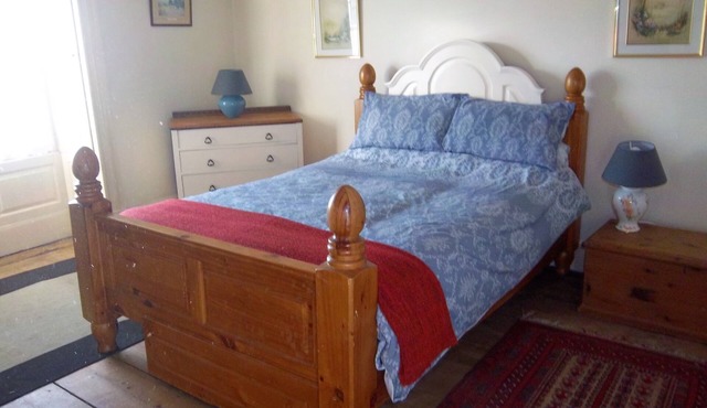 Peak District Village - Sleeps 4 - Pets Welcome - Woodburner