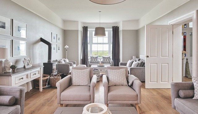 Peak Farmhouse & Cabin