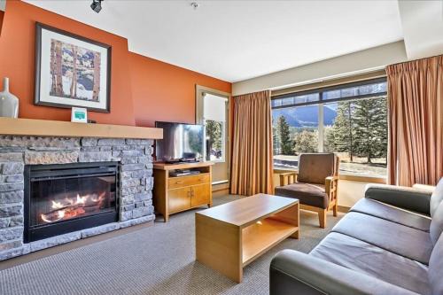 Peak View 2BR Canmore, Near Banff, Parking Included