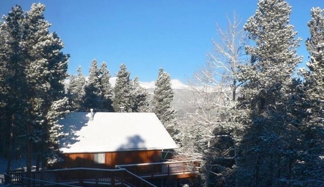 Peak View Cabin Near Skiing & Wilderness