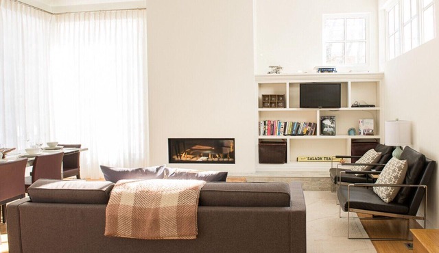 Peaks On Gate, Open Concept Living!