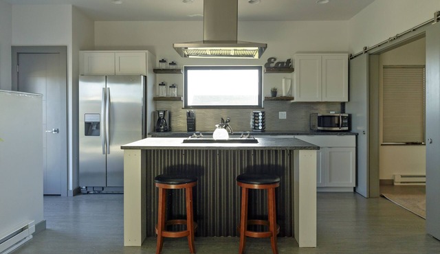 Peaks View Suite-Modern apartment in central Bozeman