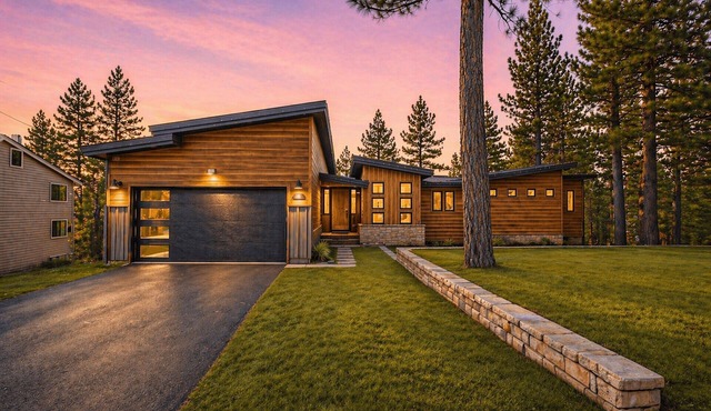 PeakView: Luxury 6br, Hot Tub, Game Room, Theater, Sir Conditioning, Bar, Near Lake and Heavenly