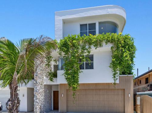 Pearl House Coastal Luxury Retreat with Pool