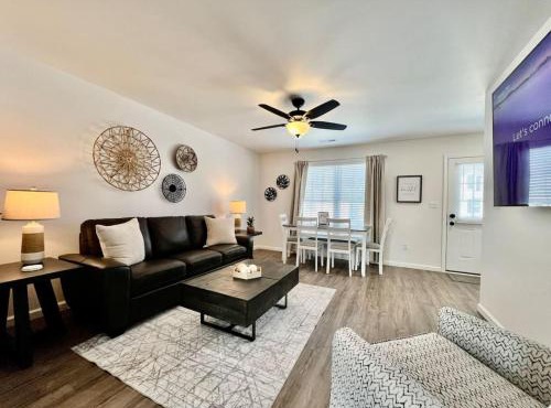 Pearl of a home, central Batesville, IN -New build