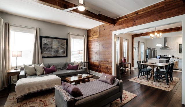 Pearl Place - Walking Dist. to Pearl & Riverwalk North.