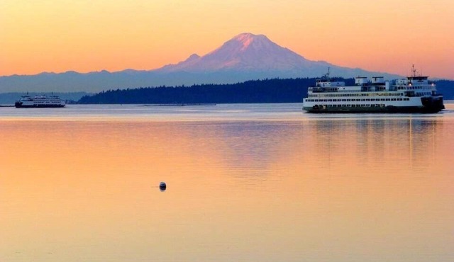 Pearl's Beach House - Point White/Lynwood, No-Bank waterfront, Mt. Rainier View
