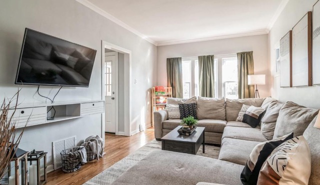 Pearly Gates l 3 Bed l Sleeps 5 l w 2-Car Garage