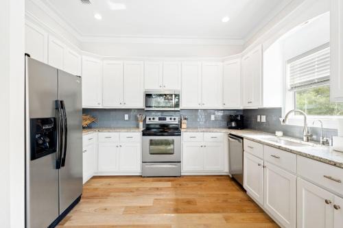 Pearly White By Stay on 30a, Golf Cart, Private Pool, Bikes