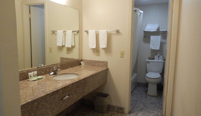 Pearsall Executive Inn