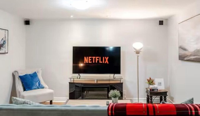 Pearson Gateway Executive Suite – 2BR + 2 Parking