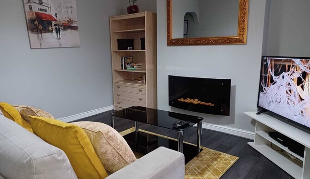 Pearson House - Huku Kwetu (Notts)