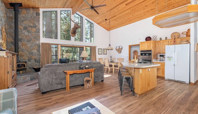 PEBBLE BEACH CLUB - ACCESS TO SNOWFLAKE LODGE AND COUNTRY CLUB