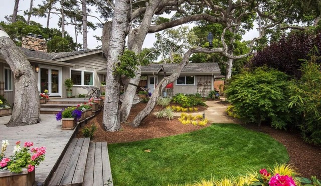 Pebble Beach Golf ~ Modern, Newly-Renovated Family Home