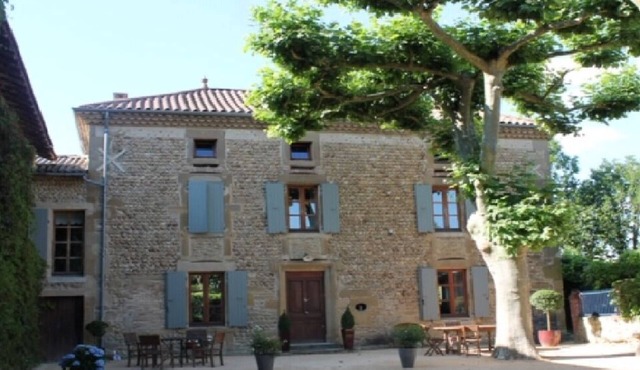 Pebble house typical of the Drôme hills with jacuzzi