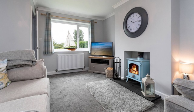 Pebbles Reach - Two Bedroom Cottage, Sleeps 4