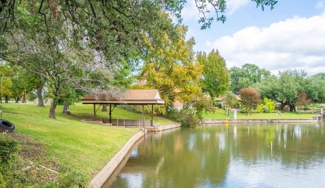 Pecan Pie - Boat Lift, Hot Tub, & Game Room