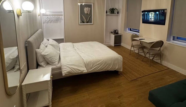 Peckham Haven - a few minutes from Peckham Rye station