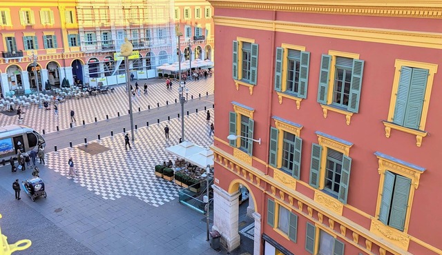 Pedestrian area, large studio mezzanine, 50m to the sea