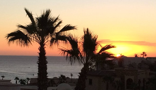 Pedregal 2700sf Villa - Walk to Beach, Ocean View, Heated Pool, Fiber Optic WiFi