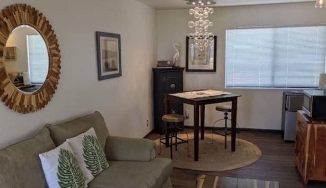 PEEK BAY/OCEAN VIEWS! WALK TO ALL!-500 sq.ft. King bed, full bath, Dog Friendly!