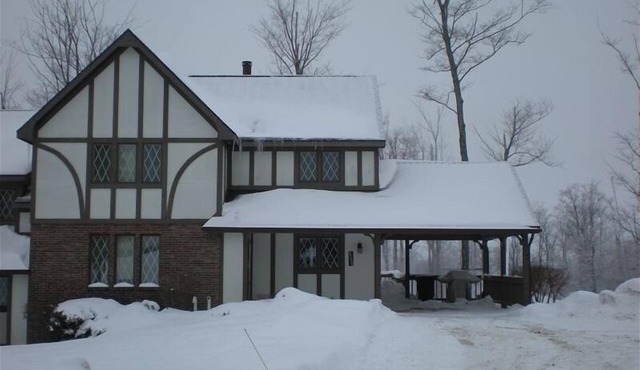 Peek'N Peak Ski in/Out - Top of the Slopes; Direct Rates