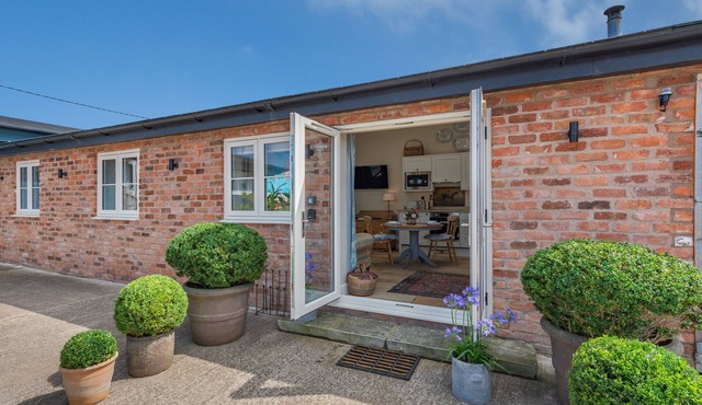 Peel Hall Retreat - One Bedroom House, Sleeps 2