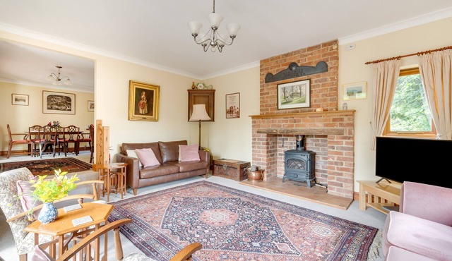 Peels End - Three Bedroom House, Sleeps 6