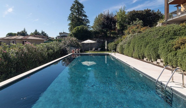 Pegaso: with lake view balcony, pool and private garge