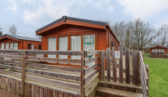 PEGASUS, pet friendly, character holiday cottage in Felmoor Park