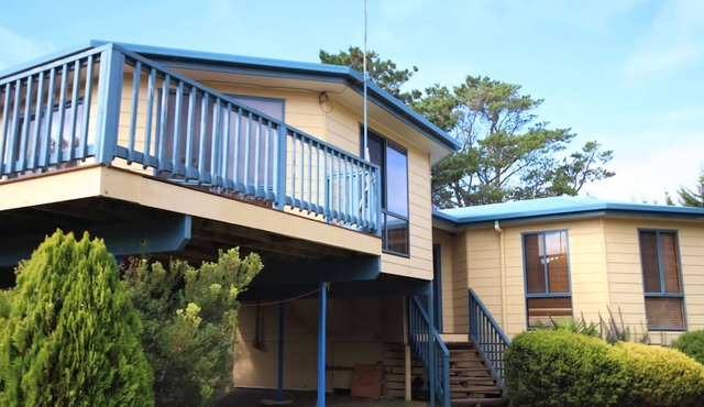 Pegasus Retreat - in the coastal village of Venus Bay