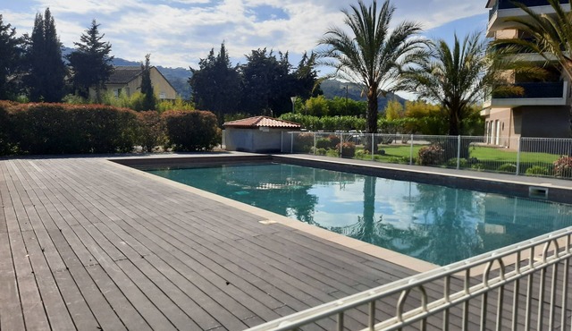 Pégomas apartment T3 residence with swimming pool, near Mandelieu Cannes