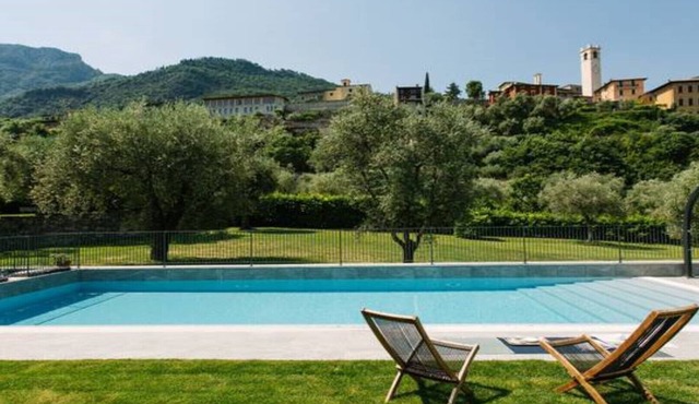 Pelaca- CODE Style Apartment 1 in Gargnano
