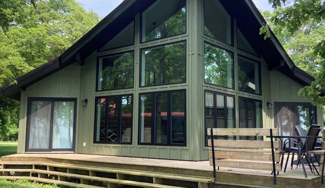 Pelee Cabana: Private beach front property with stunning nightly sunsets