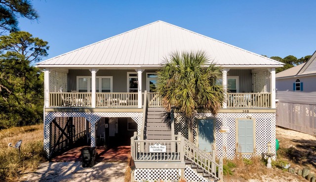 Pelican Bay Landing - Gulf Beachside, 4 Bedroom, 2 Bath, Sleeps 8