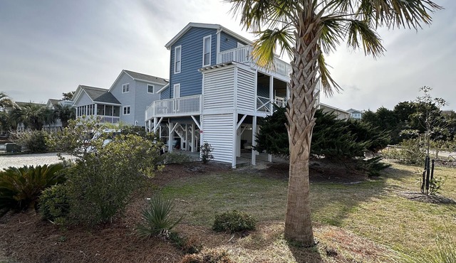 Pelican Hub, a beach house in beautiful Sunset Beach, 1 block from beach access!