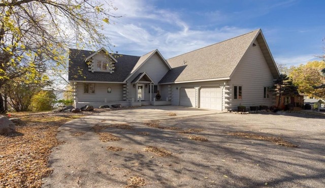 Pelican Lake Beautiful 5 bedroom